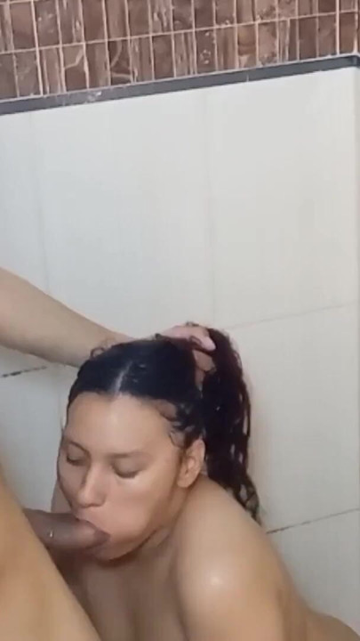 Blowjobs in the bathroom | Clip 1