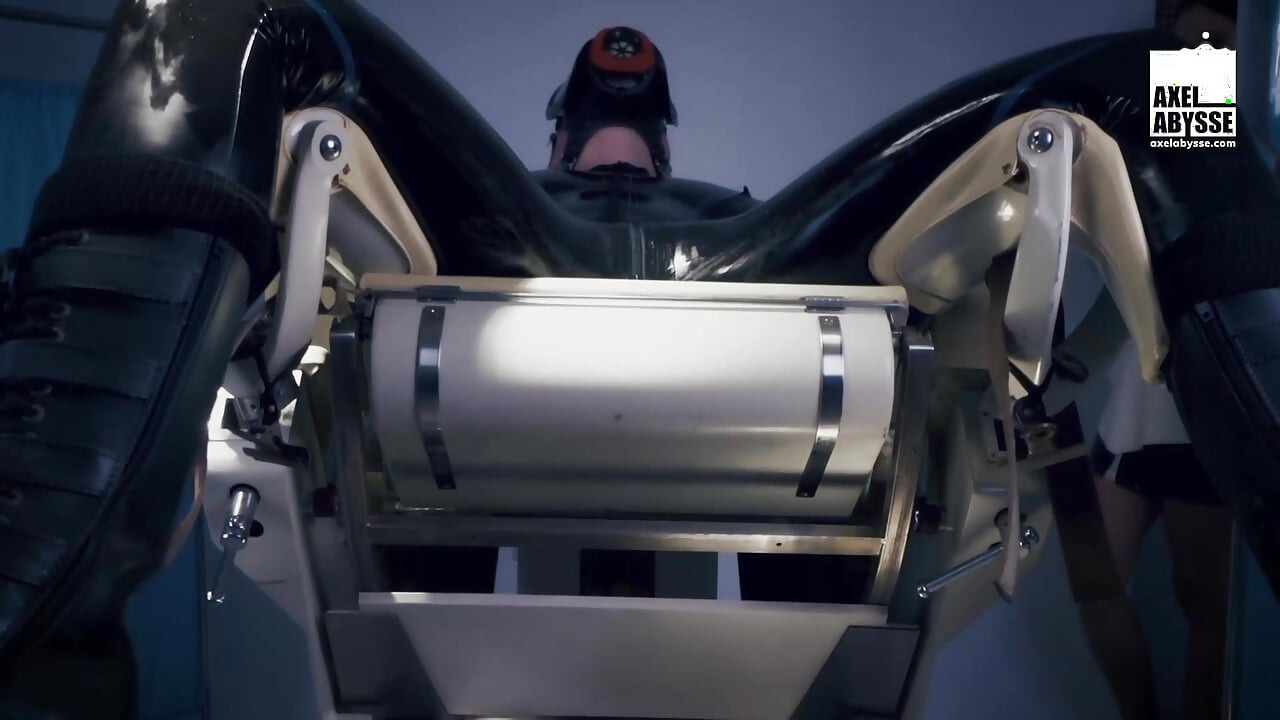 Axel Abysse Sits On Gyne Chair For Intense Anal Fisting