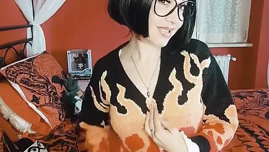 This Giantess Is Really Beautiful and Sadistic, Impossible to Resist