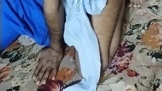 Güzel liseli kız erkek arkadaşıyla sert sikiliyor