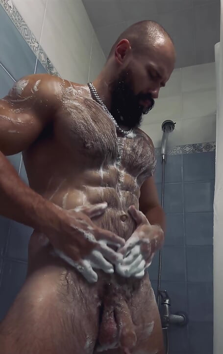 I Use Old Spice Shower Gel to Stay as Great