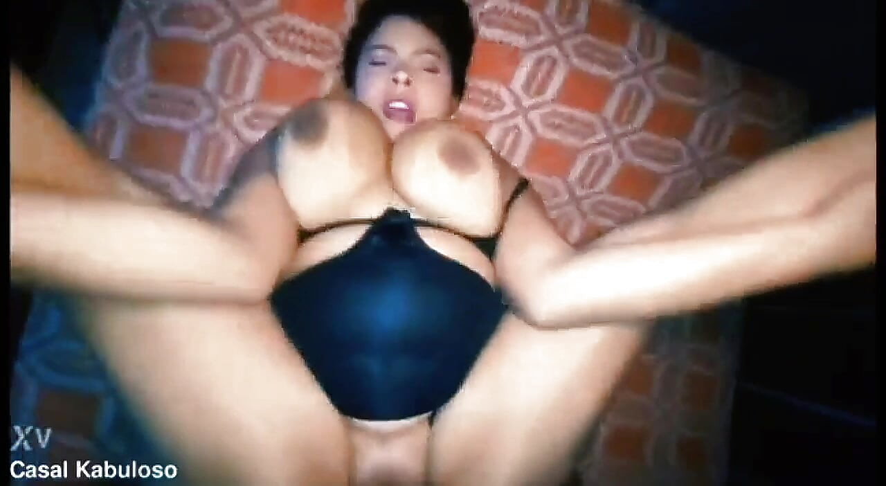 أحب ذلك عندما ينيكني رجلي بقوة!