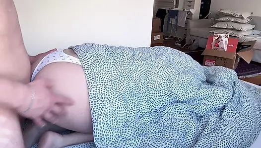 Üvey kız kardeş üvey erkek kardeşinin tantaly bebeğini kıskanıyor - family fantasy