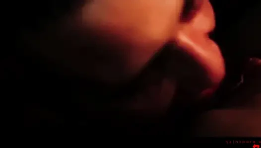 Bella ilk cinsel keşfini yapıyor ve doruk noktasıyla patlıyor