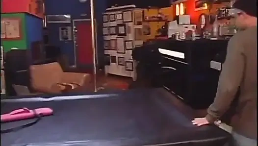 Pelacur kulit hitam pantat sempit dientot enak dari belakang sama pria kulit hitam di kamar