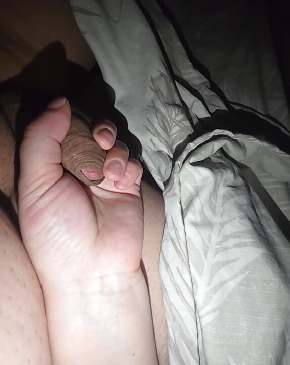 Stepmom gives lessons to her Stepdaughter how to do handjob step son big dick in erection