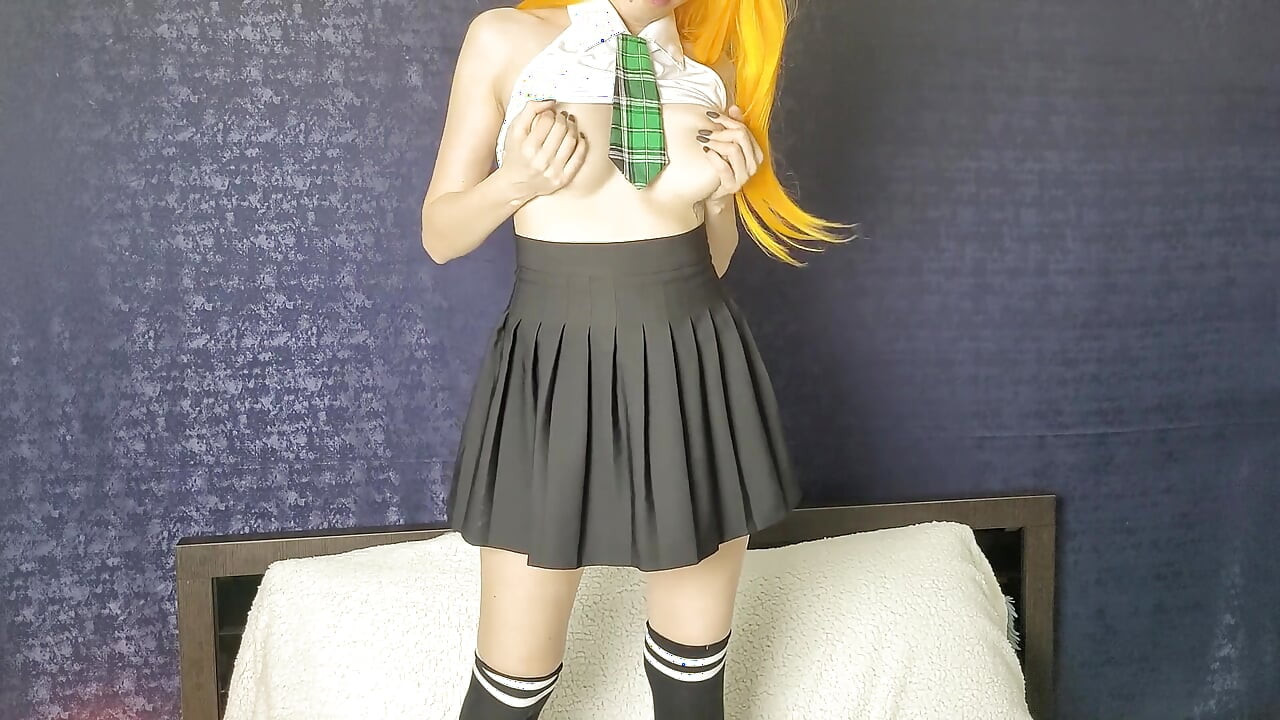 Shy body show