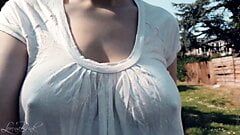 Braless nảy boobs trong áo sơ mi trong khi đi bộ và chạy 4