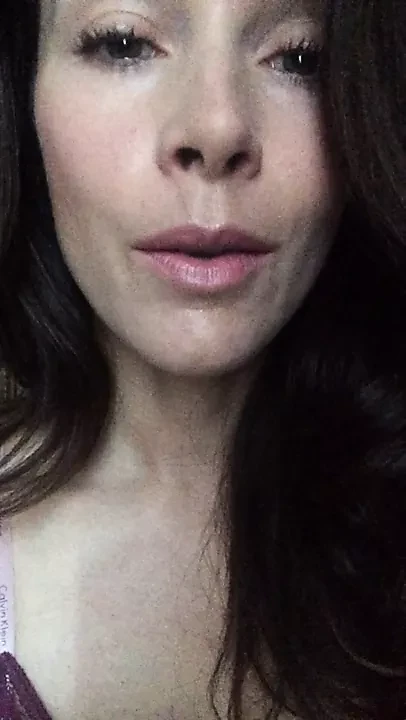 20191224200550 Abigail Spencer amadora mature brunete solo