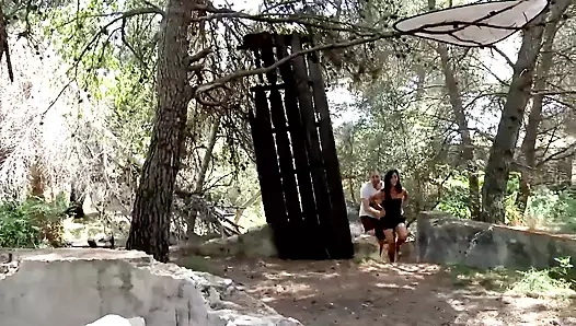 Kaum legal, Jazmina Volcan, ein geiles mädchen mit braunen haaren