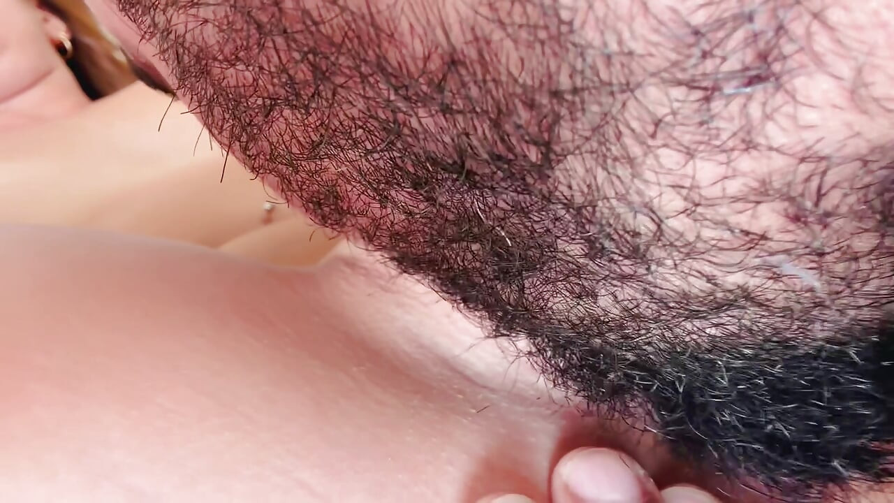Bearded Guy Devours Wet Pussy in Extreme Close-Up – Intense Cunnilingus & Fingering Until She Cums Hard