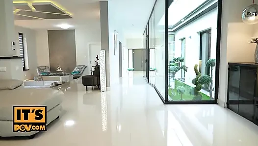Alexis crystal pengen banget pantatnya dientot habis-habisan - itspov