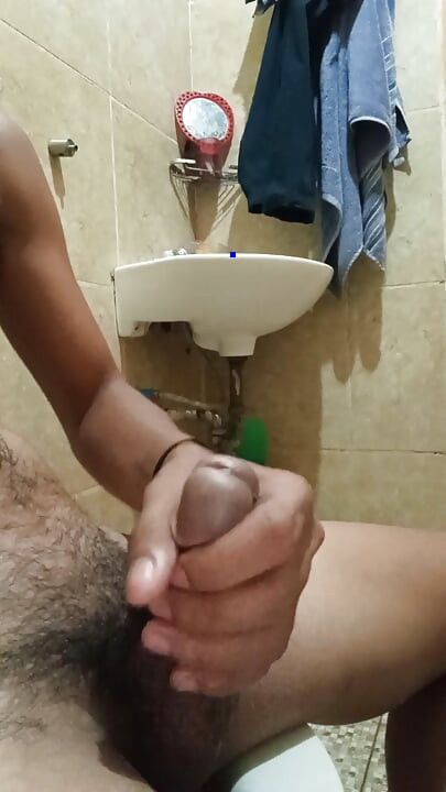 Jameson’s Steamy Solo Shower Wank & Explosive Cumshot