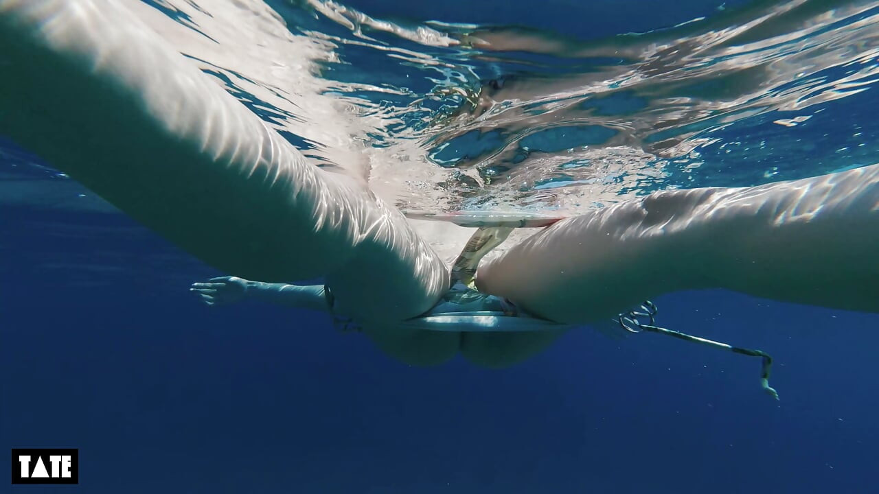 swim, sun and an unexpected orgasm in the middle of the sea