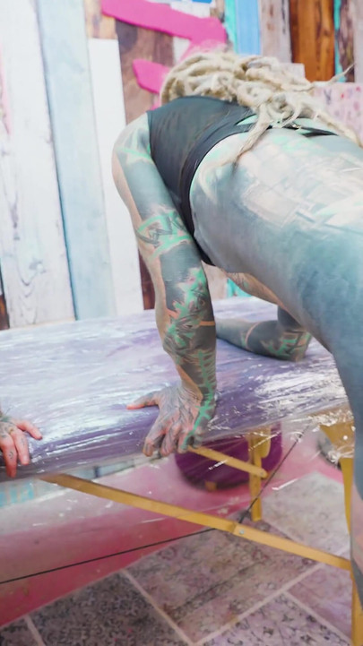 Pareja tatuada folla con grandes pollas feliz consigue cuarteto tatuado