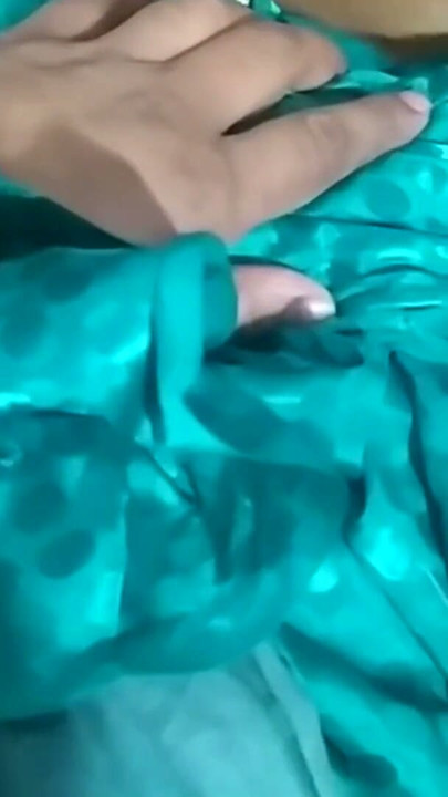 Indyjska żona ostro rżnięta w sari do creampie w mokrej cipce | Klip 1
