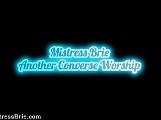 Başka bir Converse Worship