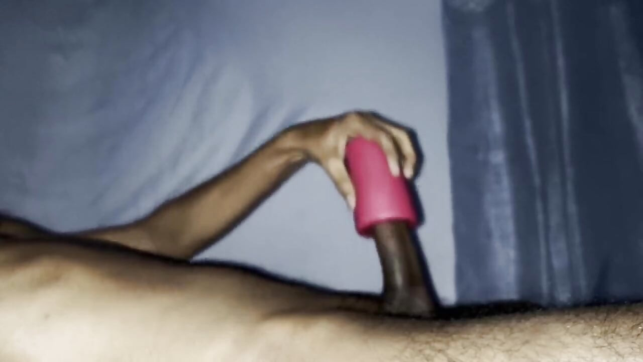 Akela aadmi porn dekh kar masturbation karta hai