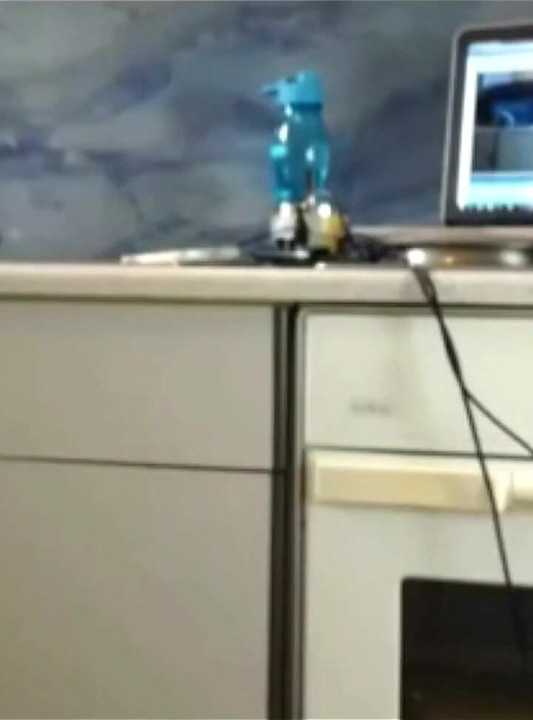라이브 웹캠에서 핑거링하는 십대 섹시녀
