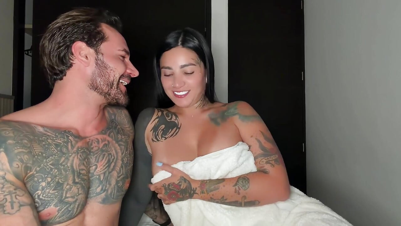 Australiano Debuta a Hermosa Latina De Enorme Culo Y Tetas Naturales - La Rola & Papi Kocic