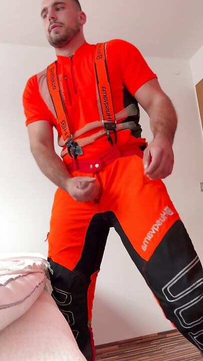 Tyler Blake Jerking off in Hivis Lumberjack Workwear - Muscle Flexes & Explosive Cumshot