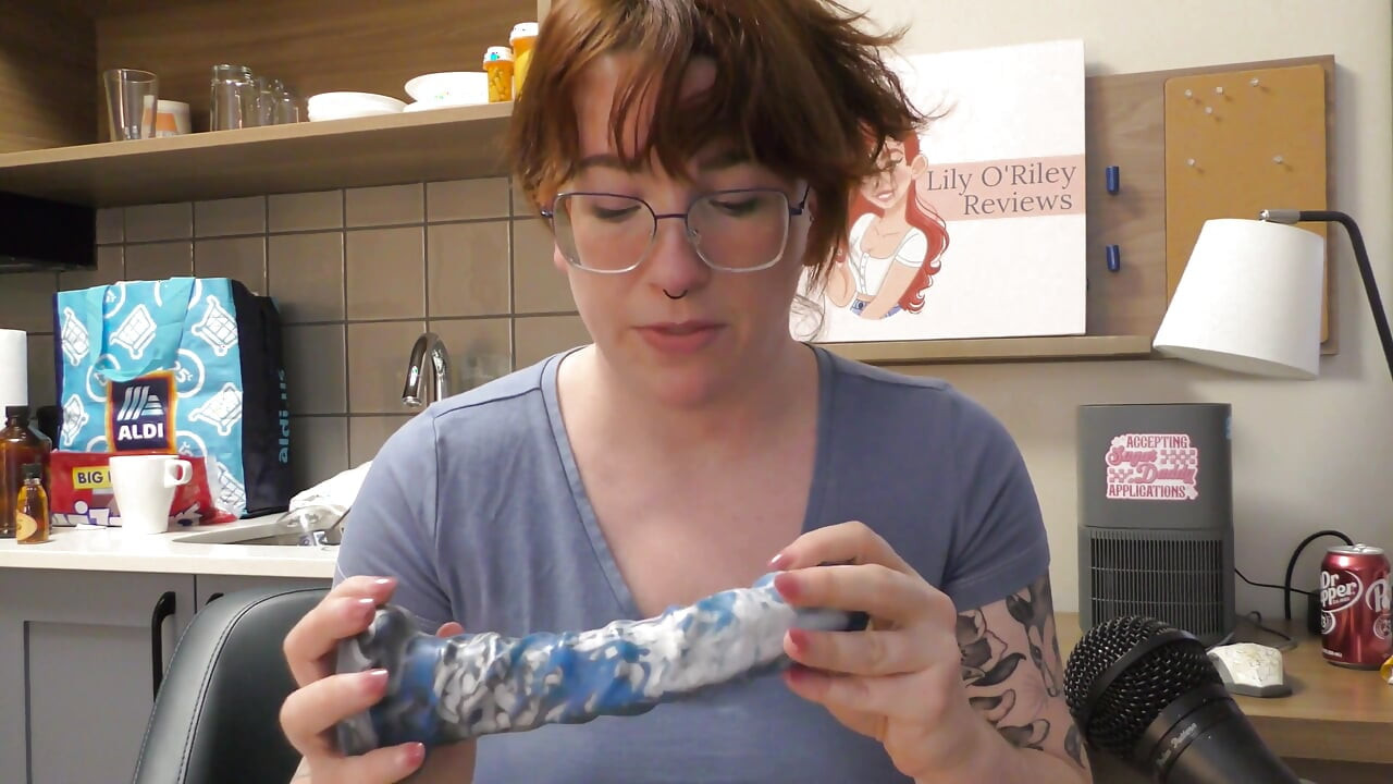 NSFW Review of the Night King Dildo by Uberrime