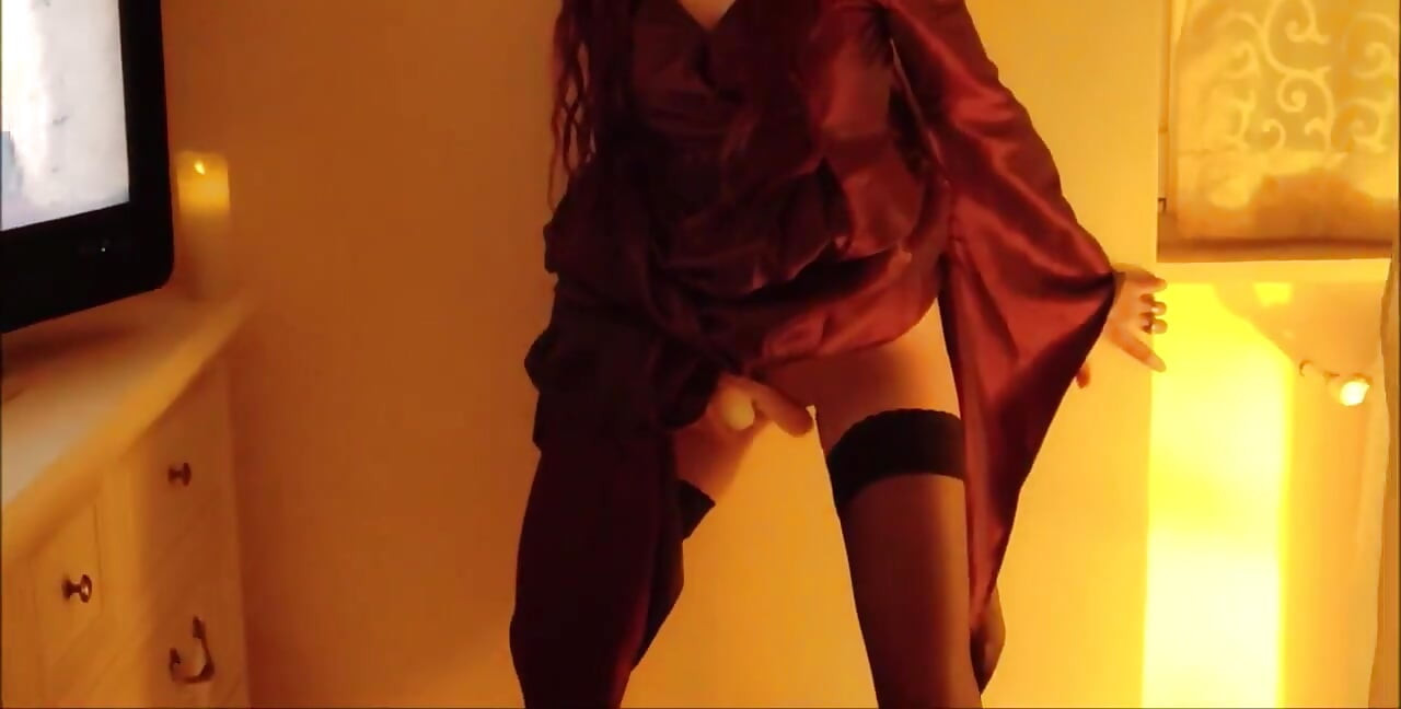 Cosplay Passion Lady Melisandre From "game of Thrones "as You've Never Seen Her Before