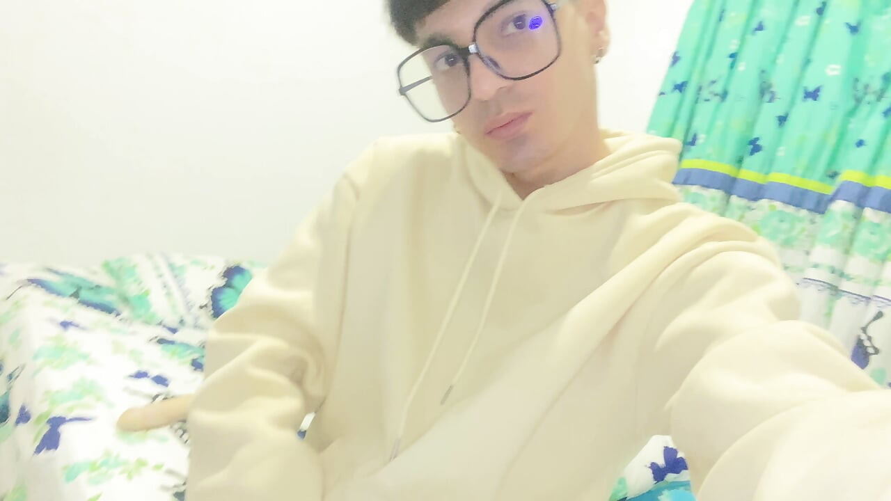 Is anyone nearby wanting to get pregnant to jump on his cock?