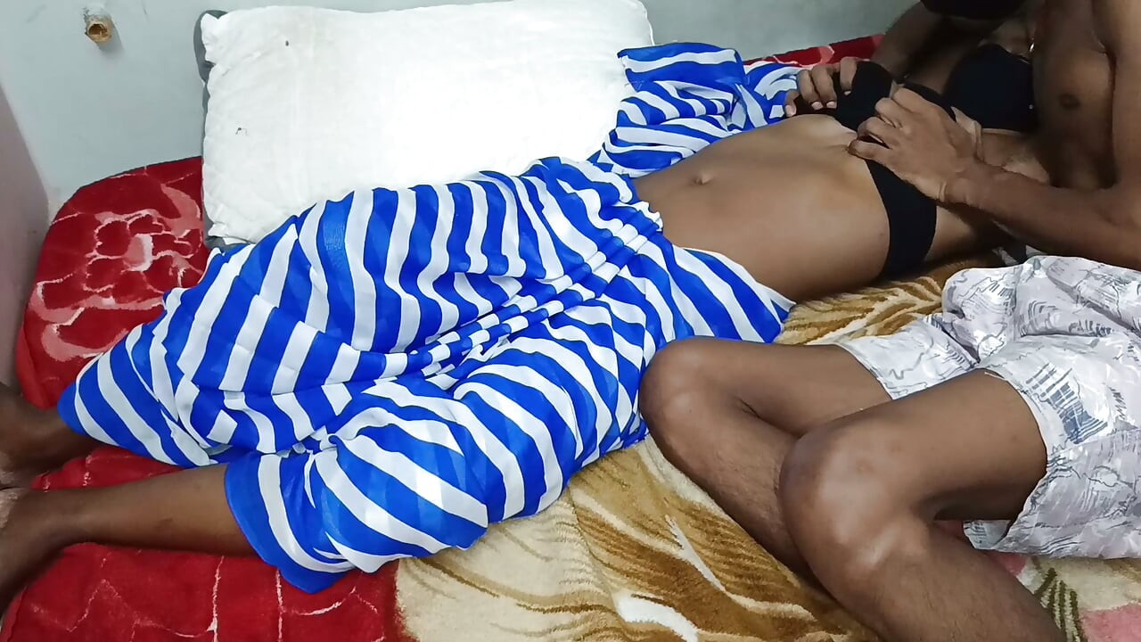 Desi Indian Bhabhi tight pussy fuck hard by Devar, Beautiful bhabhi xxx viral video in