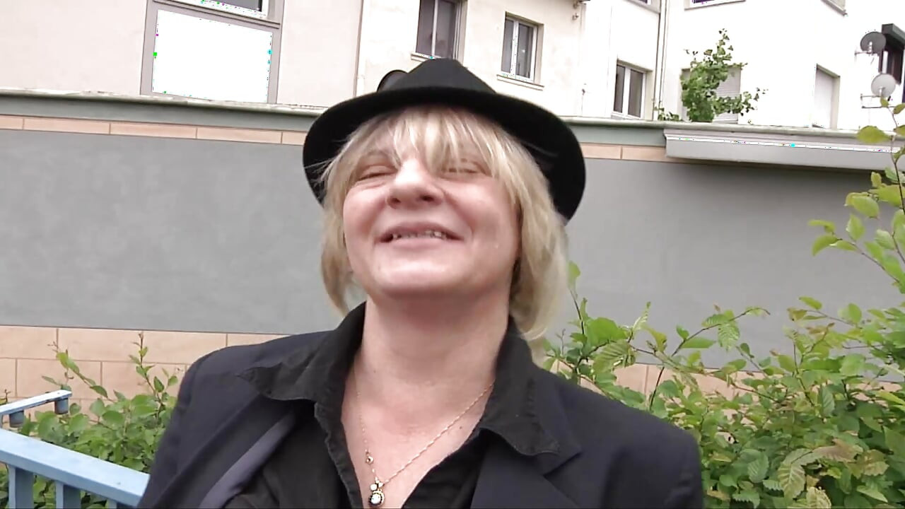 Madura alemã se enche de um grande consolo