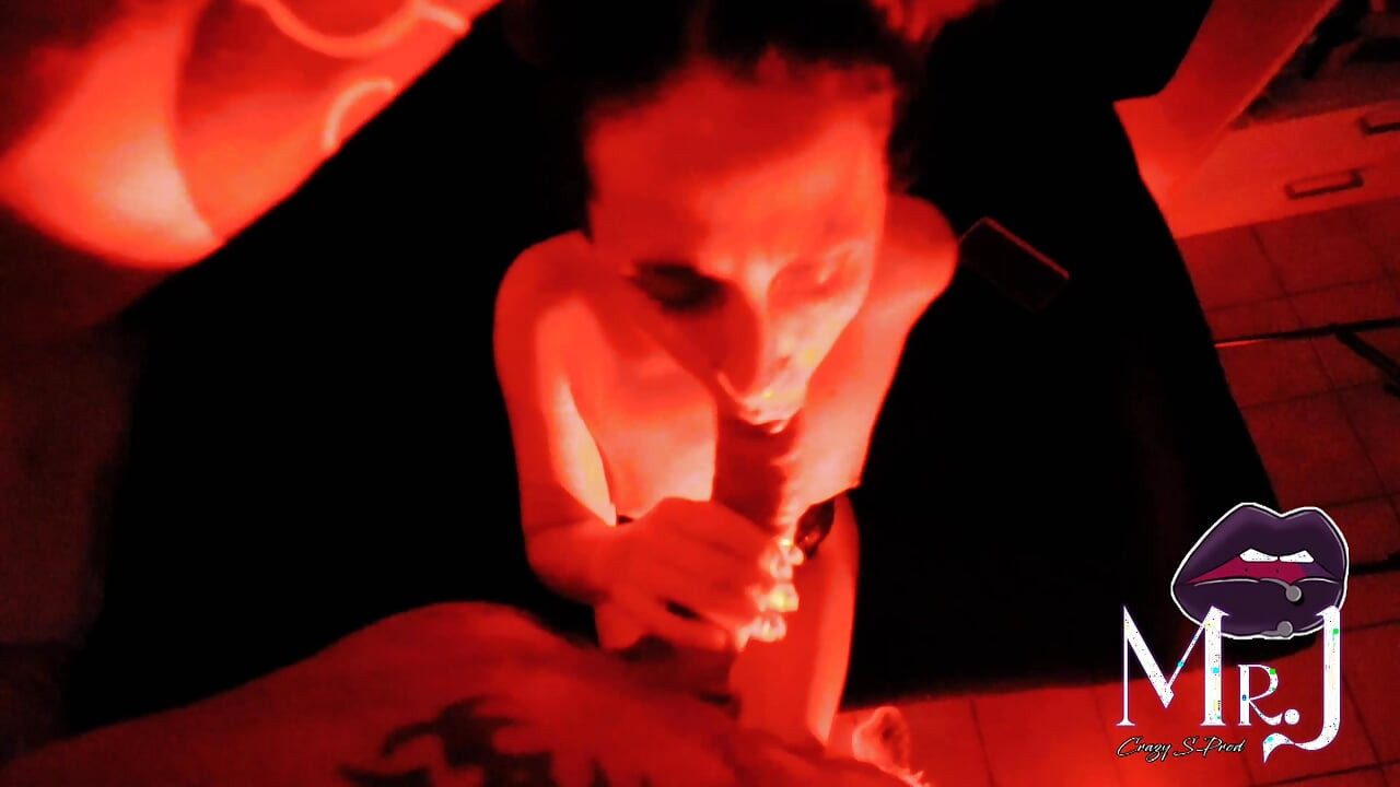 Nyx and MrJ... under a red light