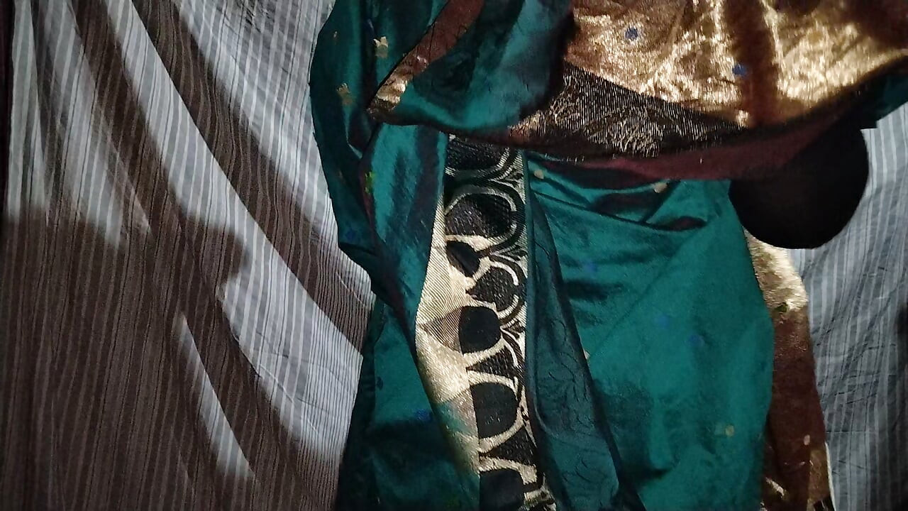 Waktu seks suami istri desa asli