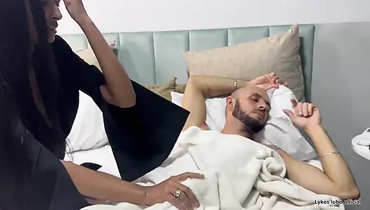 Güney Hindistanlı - Sıkı Vajinasında Büyük Bir Penis Tarafından Sikilmesi