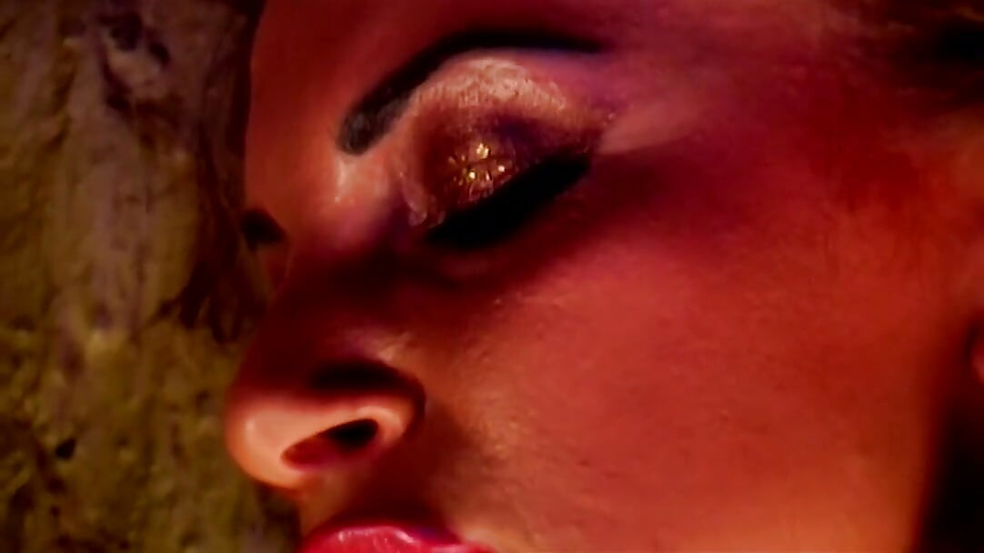 Devils dolls 03 - lesbian hard show in golden club