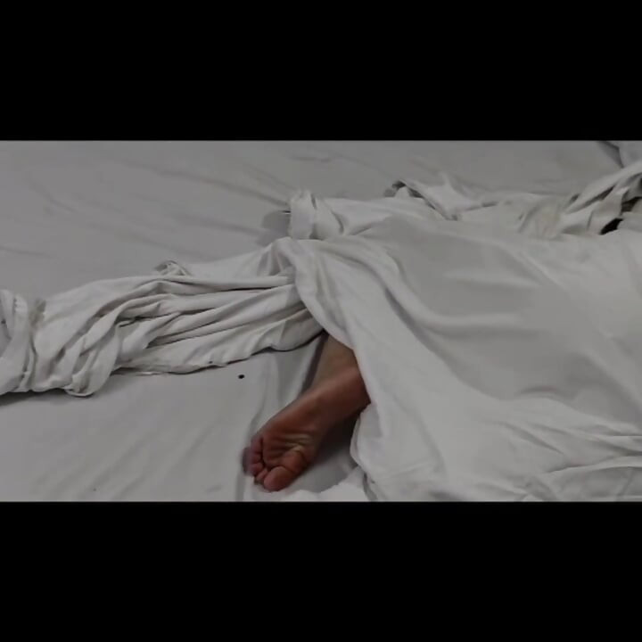 Indian bhabhi ko uske kamre mein jake choda 964 Indian bhabhi ko chodne ka moka mila