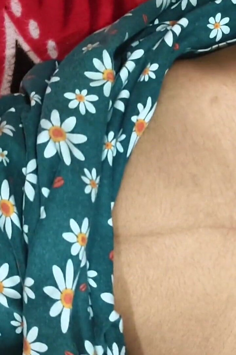 도기 스타일: 여자를 도기 스타일로 두고 그녀의 물건을 꺼냈다.