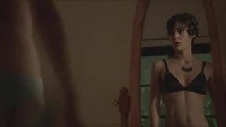 Lizzy caplan - 保存日期 03（胸罩）