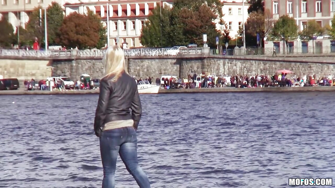 Public Pickups - Cute Amateur Blonde Tonya Loves Cock