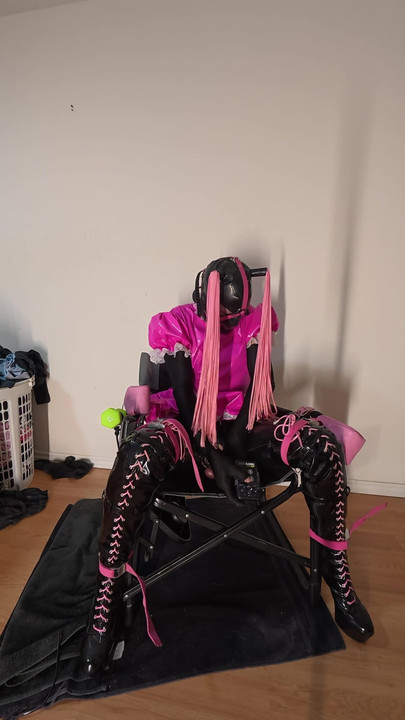 难忘的时刻 "娘娘腔女仆自我束缚椅子折磨"