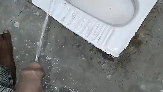 Nur pissen von indischem bhabhi