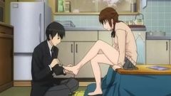 Escena de fetiche de pies de anime, recorte de uñas