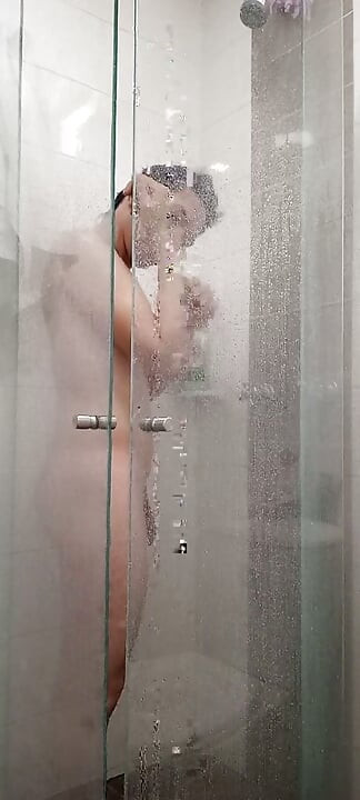 Big Dick Ducha Gym Hairy Bush Jerking off Cum in Mirror