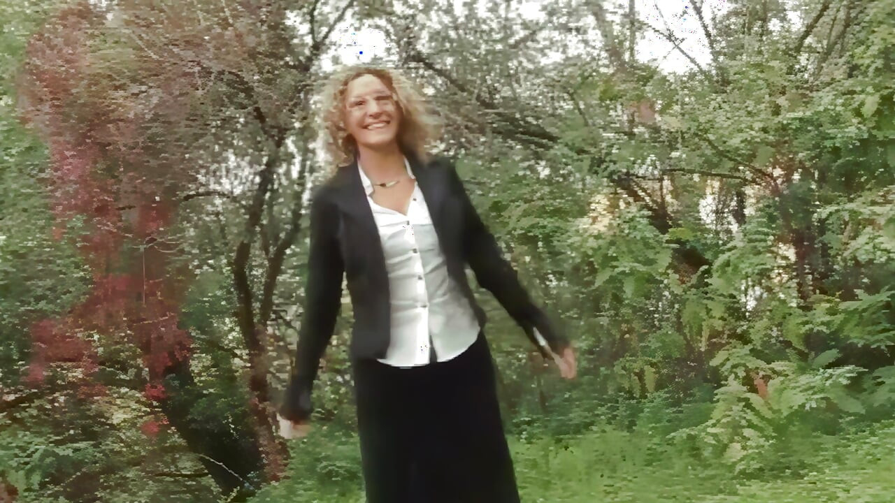 Alessia Donati's Casting in the Park with a Pissing Finale