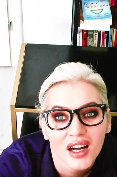 Kaunselor perkahwinan dengan tukang rumah