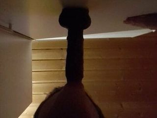 Mijn grote zwarte dildo zuigen