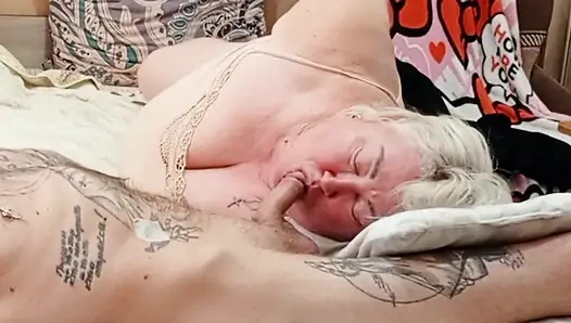 The Neighbor Is Light on Her Feet and Sucks My Dick Until I Cum in Her Mouth