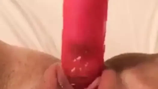 Amateur pussy dildo