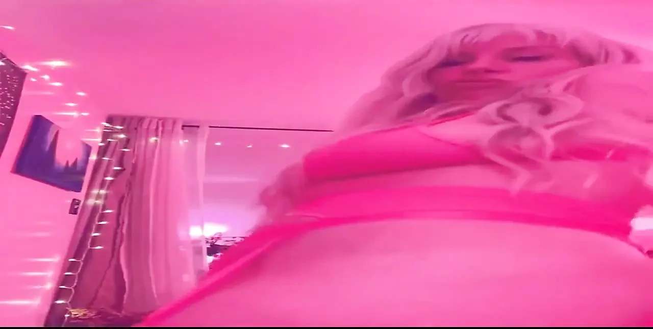 You Know You Wanna Get Behind Stepmommy’s Big Bottom.. I Won’t Tell. Do You Like Secrets?