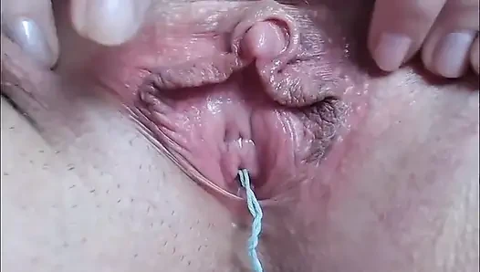İçinde tamponlarla boşalıyor