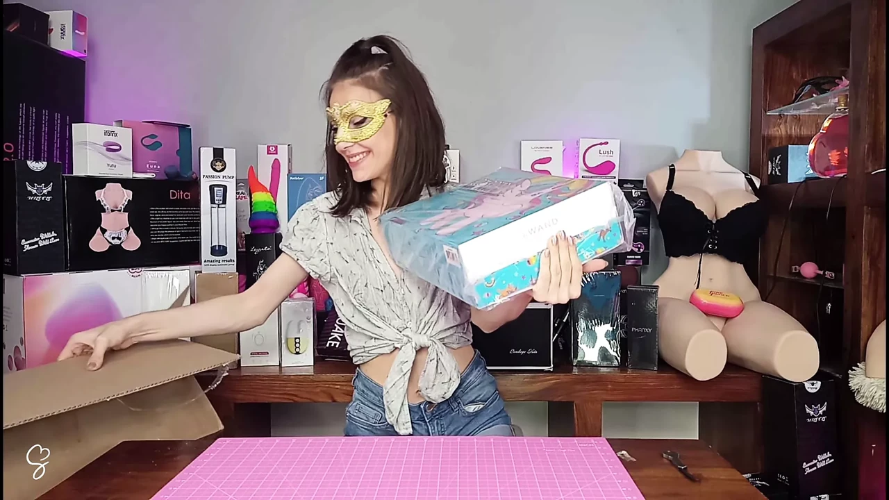 Sarah Sue Unboxing - Biggest Box of Sex Toys so far